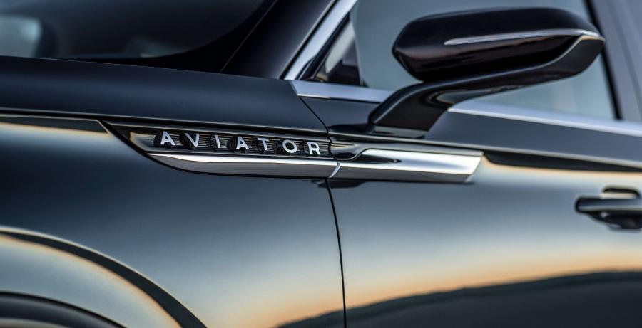 Детали экстерьера Lincoln Aviator 2018 года  (фото 18 из 23)
